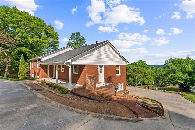 206 Victory Drive, Calhoun, GA 30701