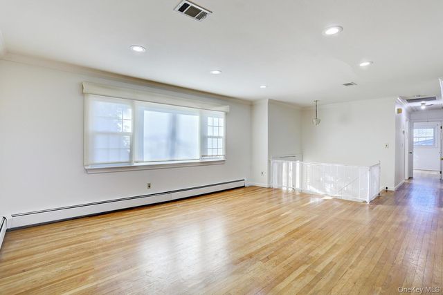 12 Van Gogh Lane, Airmont, NY 10901