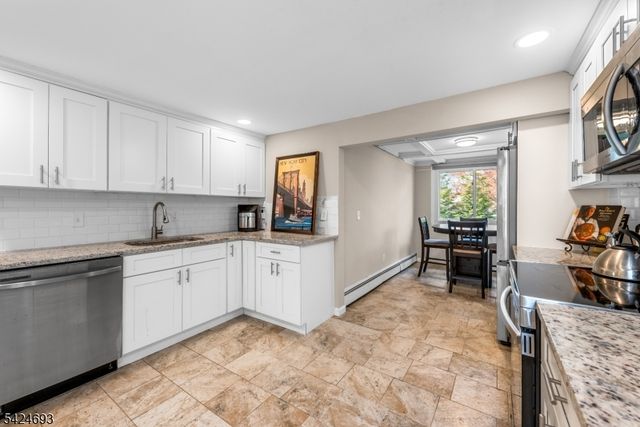 38 Falcon Dr, Mount Olive Twp., NJ 07828