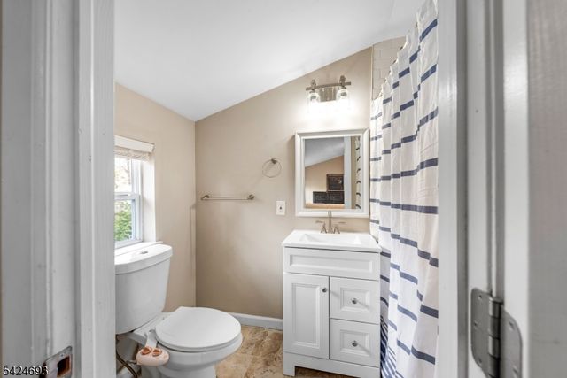 38 Falcon Dr, Mount Olive Twp., NJ 07828