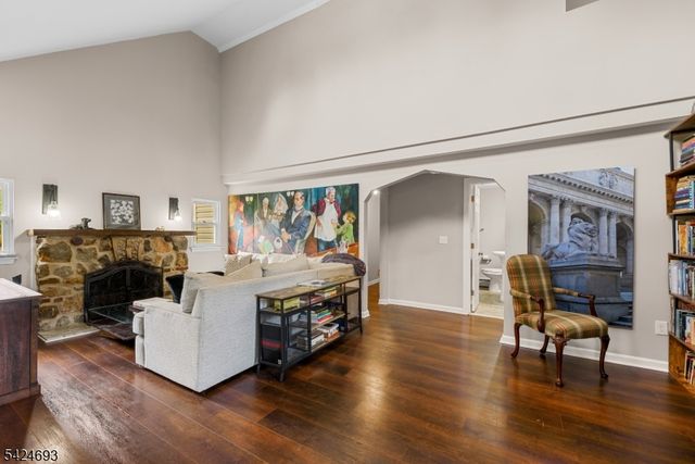 38 Falcon Dr, Mount Olive Twp., NJ 07828