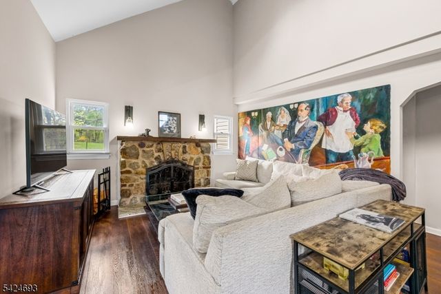 38 Falcon Dr, Mount Olive Twp., NJ 07828