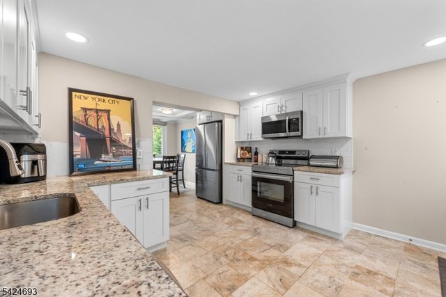 38 Falcon Dr, Mount Olive Twp., NJ 07828