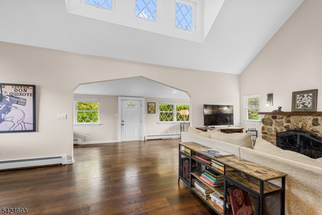 38 Falcon Dr, Mount Olive Twp., NJ 07828