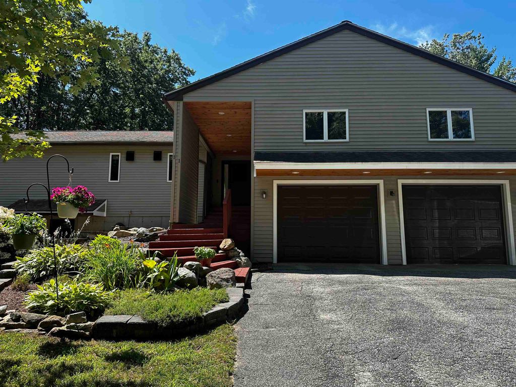 11 Mckinney Drive, Hudson, NH 03051
