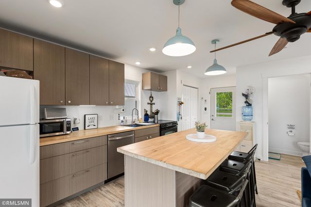 28584 Lakewood Drive NW, Isanti, MN 55040