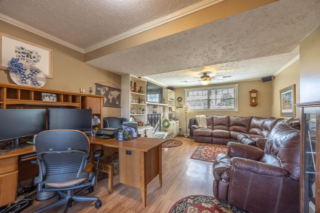 422 Bourbon Acres Road, Paris, KY 40361