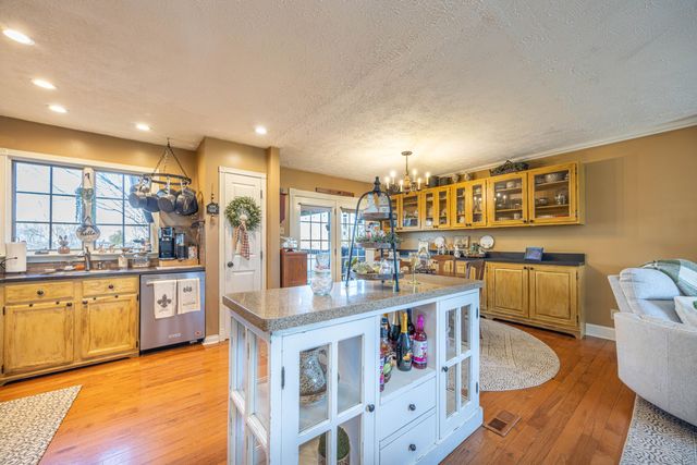 422 Bourbon Acres Road, Paris, KY 40361