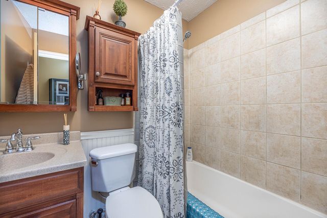 422 Bourbon Acres Road, Paris, KY 40361