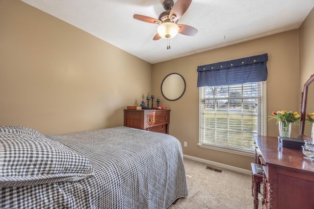 422 Bourbon Acres Road, Paris, KY 40361