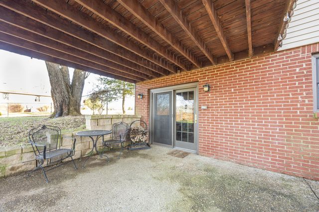 422 Bourbon Acres Road, Paris, KY 40361