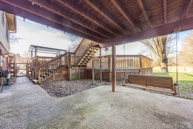 422 Bourbon Acres Road, Paris, KY 40361