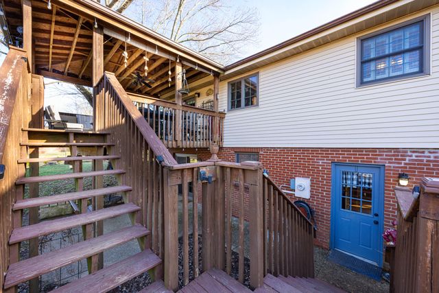 422 Bourbon Acres Road, Paris, KY 40361