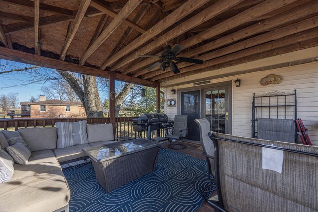 422 Bourbon Acres Road, Paris, KY 40361