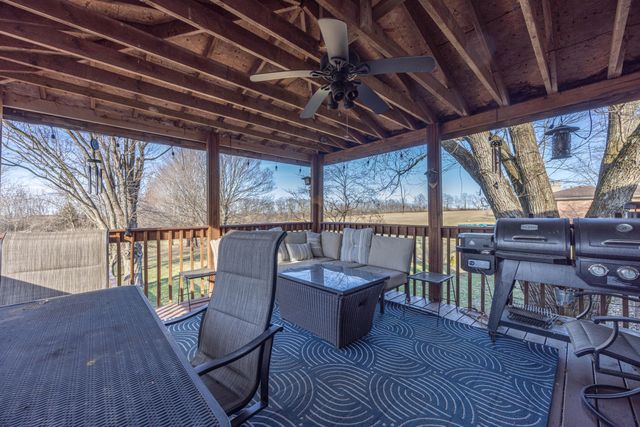 422 Bourbon Acres Road, Paris, KY 40361