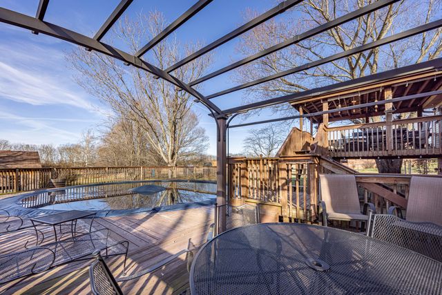 422 Bourbon Acres Road, Paris, KY 40361