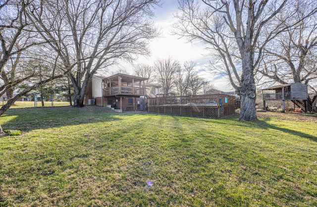 422 Bourbon Acres Road, Paris, KY 40361