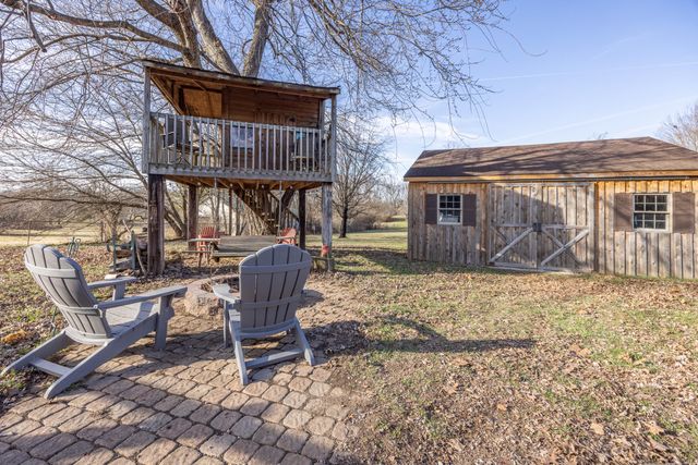 422 Bourbon Acres Road, Paris, KY 40361