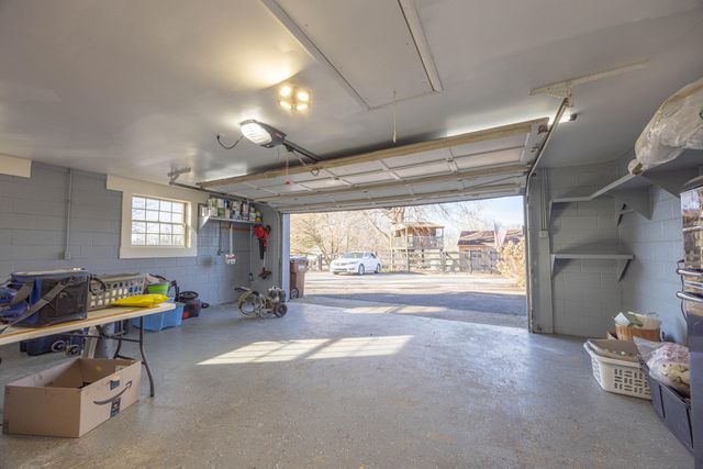 422 Bourbon Acres Road, Paris, KY 40361