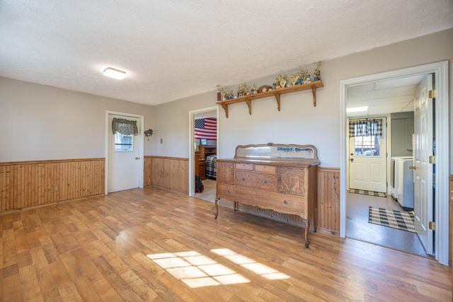 422 Bourbon Acres Road, Paris, KY 40361