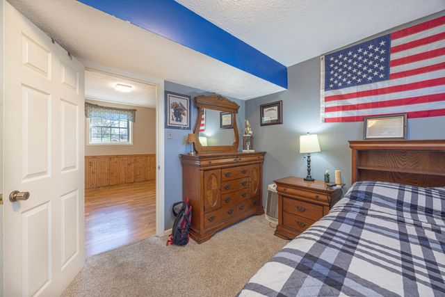 422 Bourbon Acres Road, Paris, KY 40361