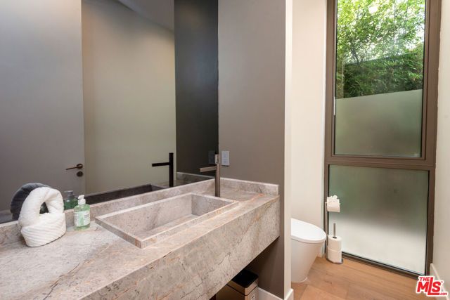 6132 Maryland Drive, Los Angeles, CA 90048