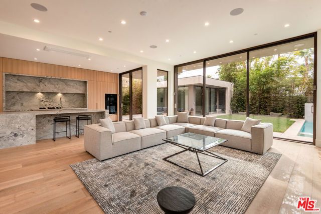 6132 Maryland Drive, Los Angeles, CA 90048