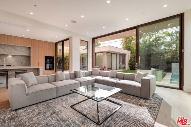 6132 Maryland Drive, Los Angeles, CA 90048