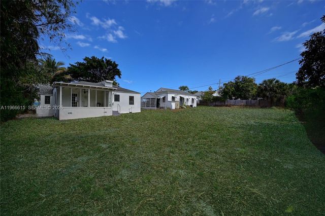 816 Tuscaloosa St, West Palm Beach, FL 33405