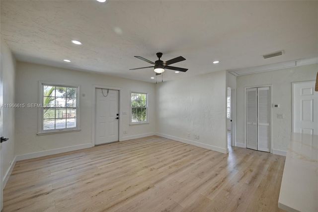 816 Tuscaloosa St, West Palm Beach, FL 33405