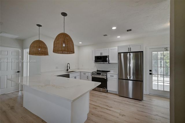 816 Tuscaloosa St, West Palm Beach, FL 33405