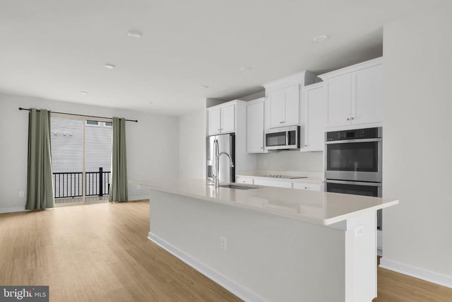 2128 GLACIER RD, Herndon, VA 20170