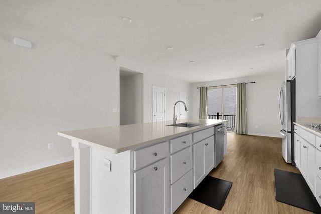 2128 GLACIER RD, Herndon, VA 20170