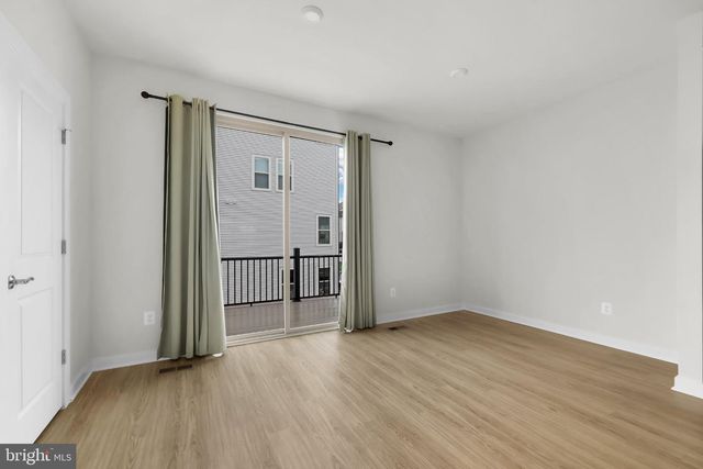 2128 GLACIER RD, Herndon, VA 20170