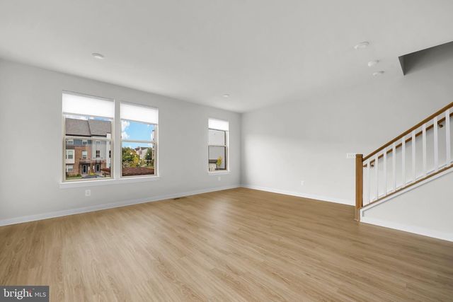 2128 GLACIER RD, Herndon, VA 20170