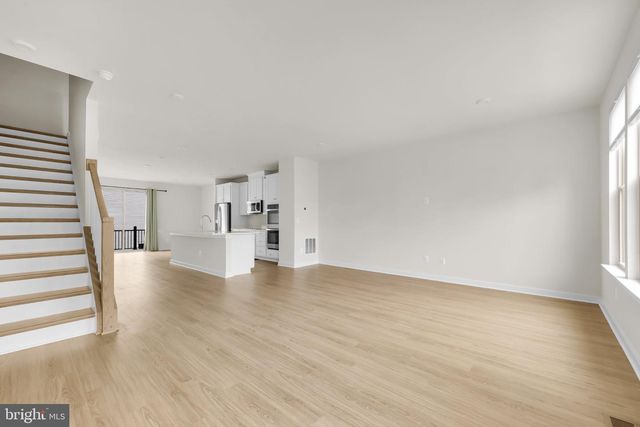2128 GLACIER RD, Herndon, VA 20170