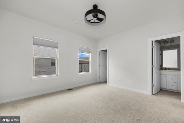 2128 GLACIER RD, Herndon, VA 20170