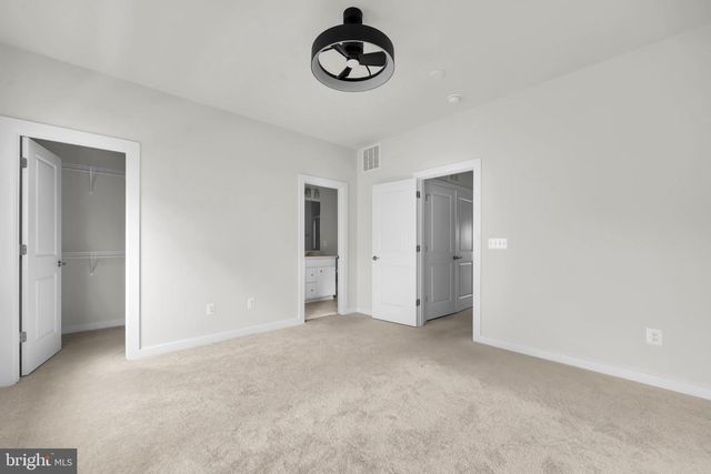 2128 GLACIER RD, Herndon, VA 20170