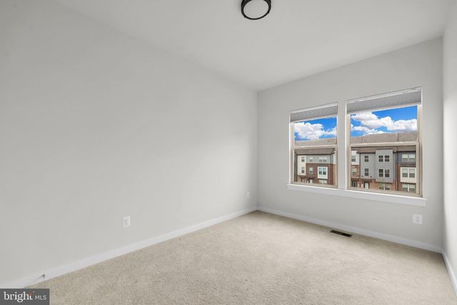 2128 GLACIER RD, Herndon, VA 20170