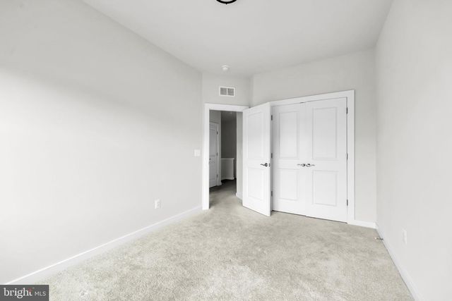 2128 GLACIER RD, Herndon, VA 20170