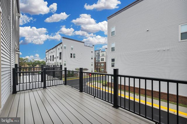 2128 GLACIER RD, Herndon, VA 20170