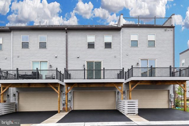 2128 GLACIER RD, Herndon, VA 20170