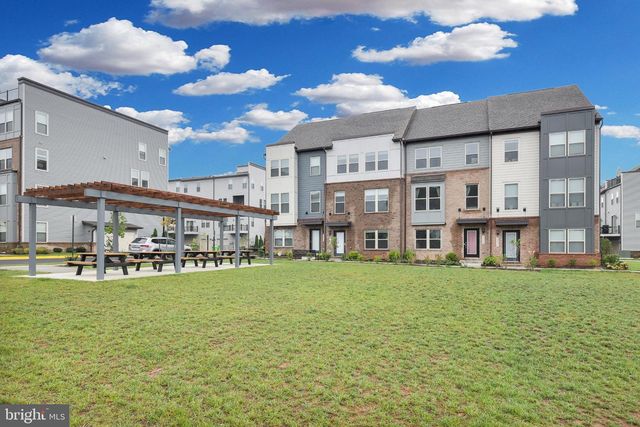 2128 GLACIER RD, Herndon, VA 20170