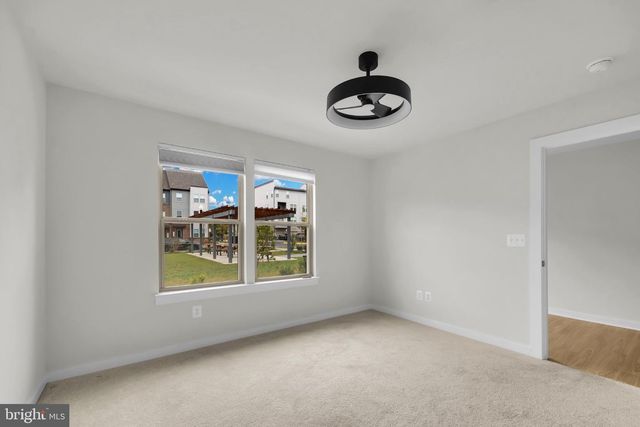 2128 GLACIER RD, Herndon, VA 20170