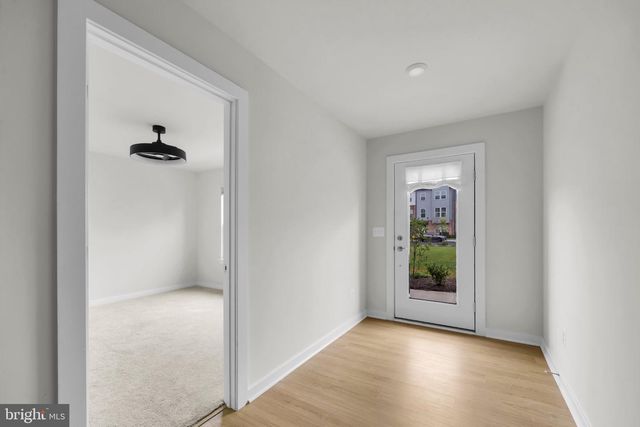 2128 GLACIER RD, Herndon, VA 20170