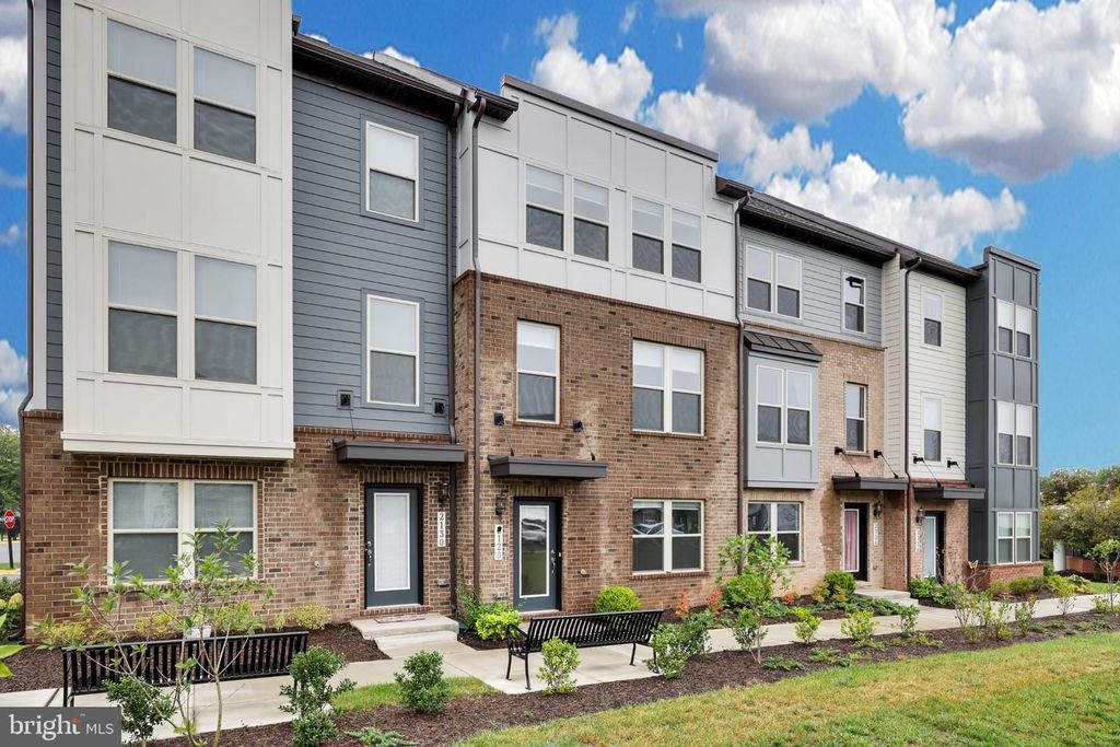 2128 GLACIER RD, Herndon, VA 20170