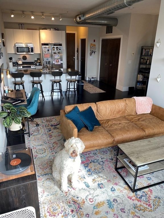 154 W 2nd St 404, Boston, MA 02127