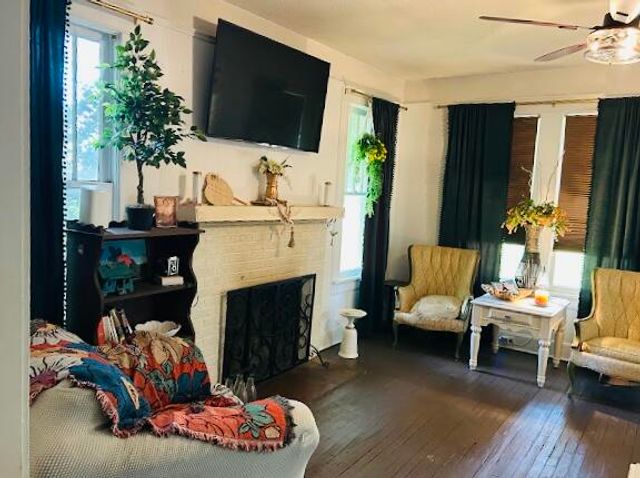 204 N Main St., Petal, MS 39465