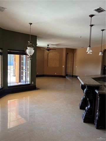 286 E Navajo Drive, Rio Grande City, TX 78582