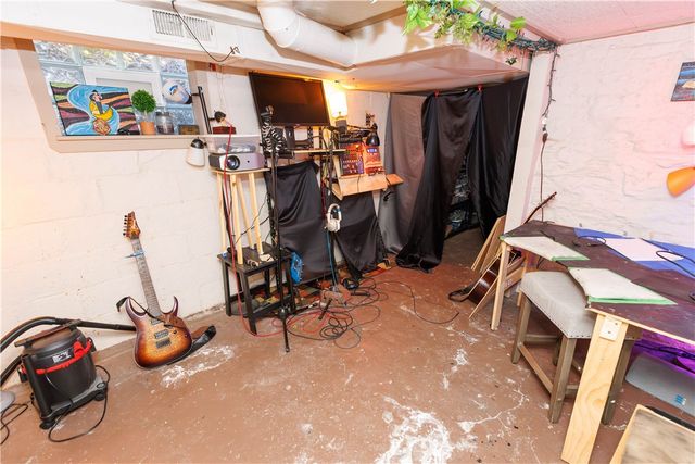 213 2nd Ave, Elco, PA 15434